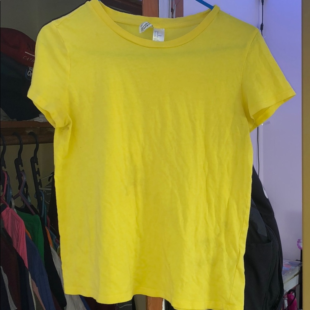 Yellow tshirt